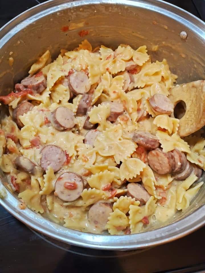 One pot cheesy smoked sausage pasta – Recipes on a Budget