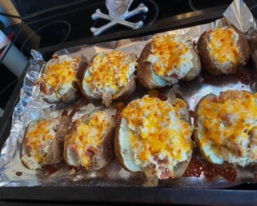 chicken bacon ranch baked potatoes