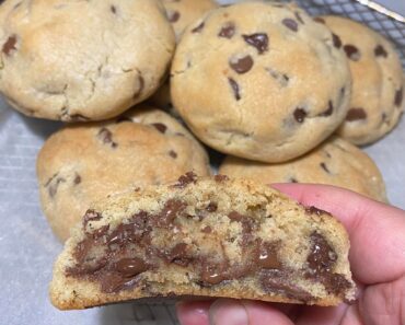 NYC style chocolate chip cookies