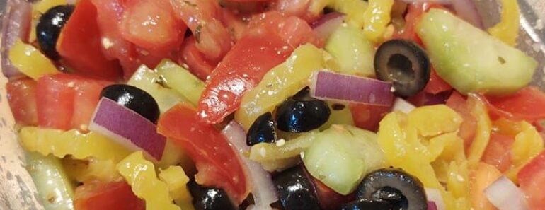 👉 Customizable Mediterranean Salad