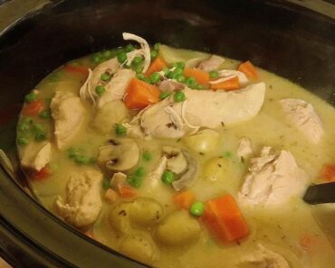 👉Comforting Chicken and Bacon Stew