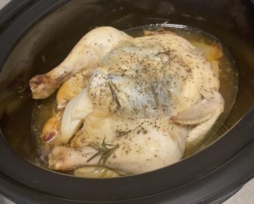 👉Slow Cooker Whole Chicken