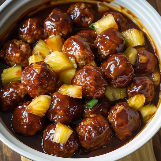 Slow Cooker Pineapple Barbecue Meatballs – Recipes on a Budget