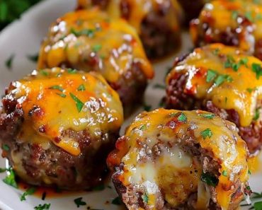 👉CheesyStuffed Meatloaf Bites