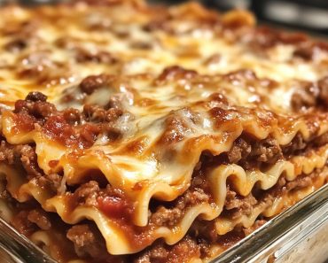 👉Classic Beef and CheeseLasagna