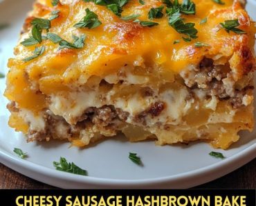 👉Cheesy Sausage Hashbrown Bake