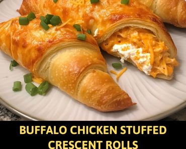 👉Buffalo Chicken Stuffed Crescent Rolls