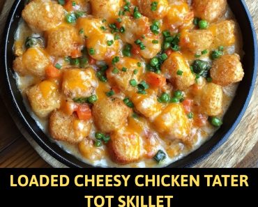 👉Loaded Cheesy Chicken Tater Tot Skillet