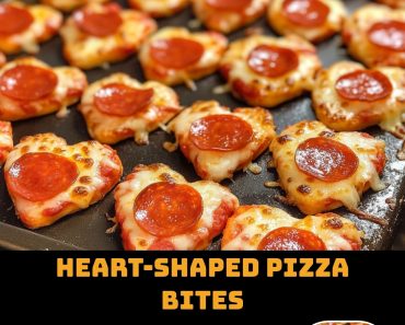 👉Heart-Shaped Pizza Bites