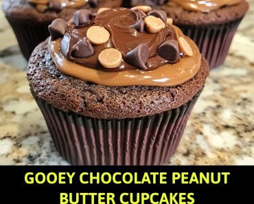 👉ChocolatePeanut Butter Cupcakes