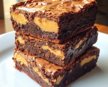 👉FudgyPeanut ButterBrownies